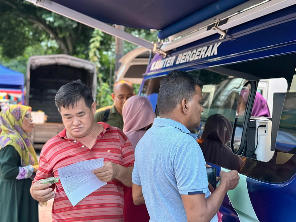 enobas pasar malam