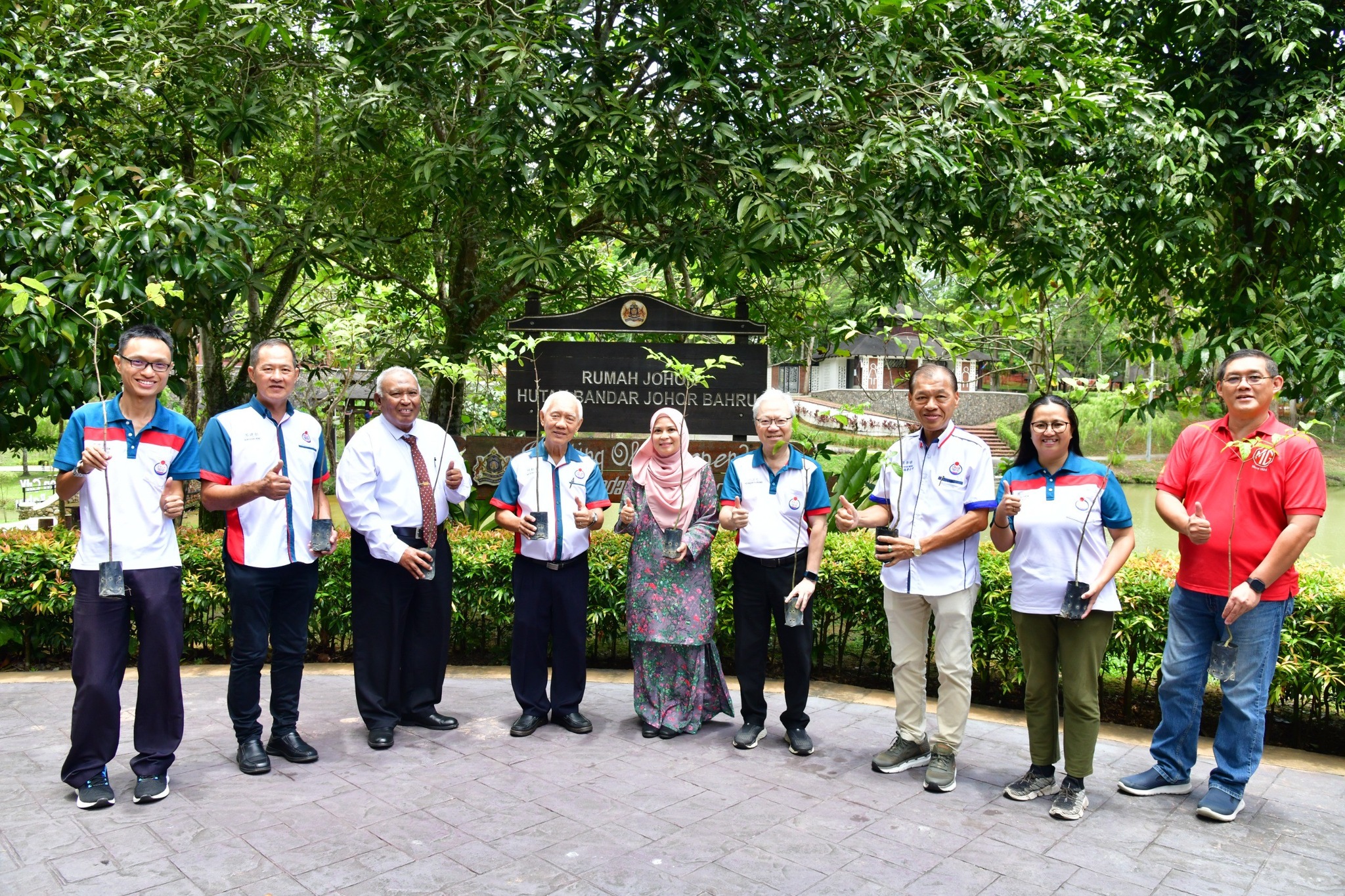 Majlis Penyerahan Pokok